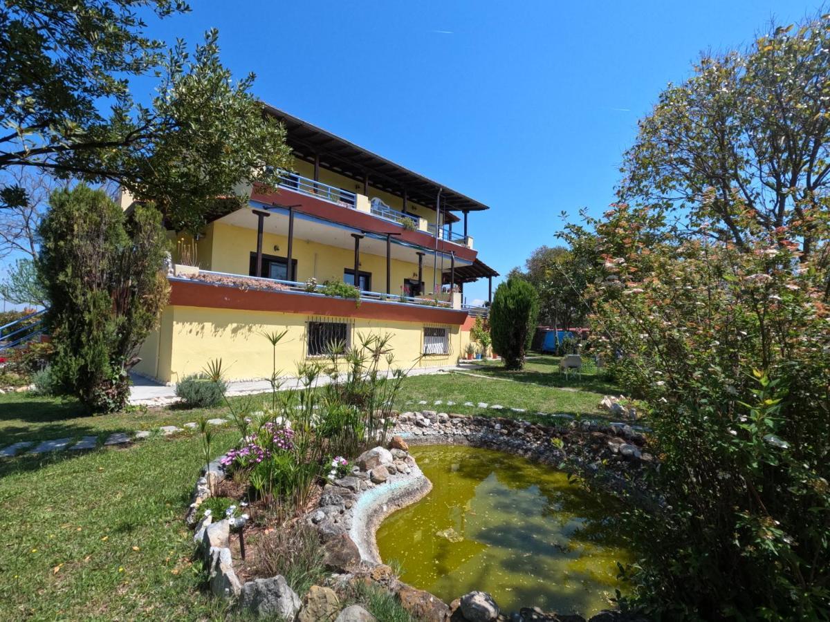 Pond And Pines, By Nice House By The Sea! Epanomí Exterior foto
