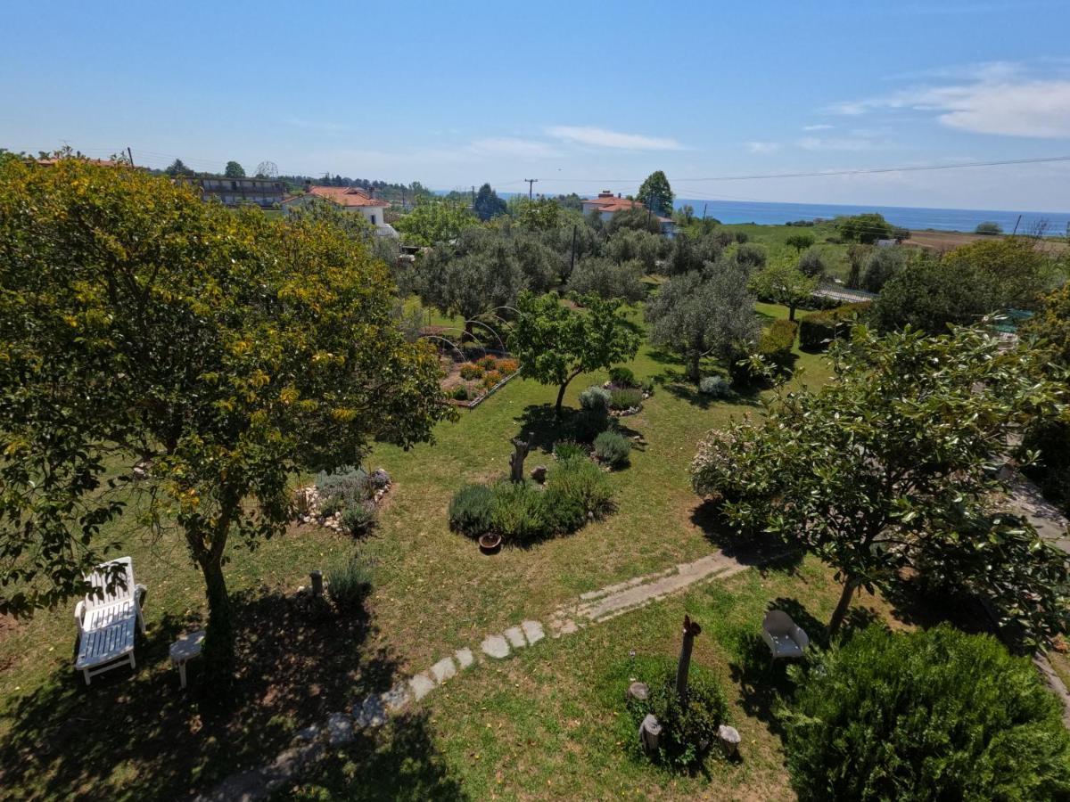 Pond And Pines, By Nice House By The Sea! Epanomí Exterior foto